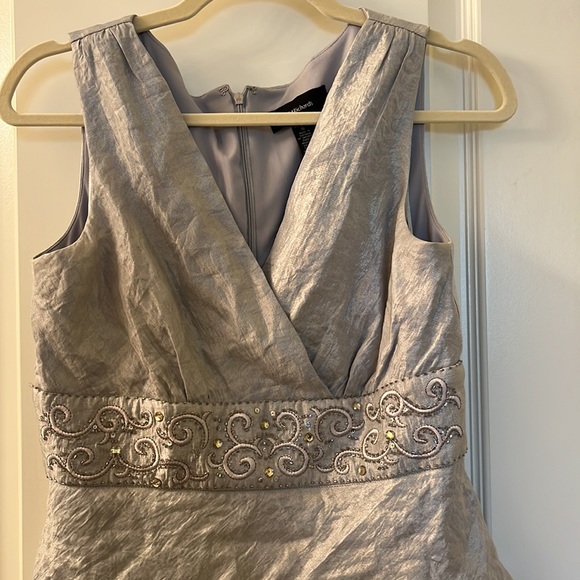 R&M Richards silver shimmery embellished mid length layered look dress size 6 - Picture 2 of 7